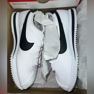 Youth Nike Cortez Size 5Y